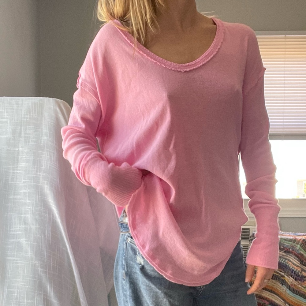PINK FREE PEOPLE LONG SLEEVE. SIZE MEDIUM.